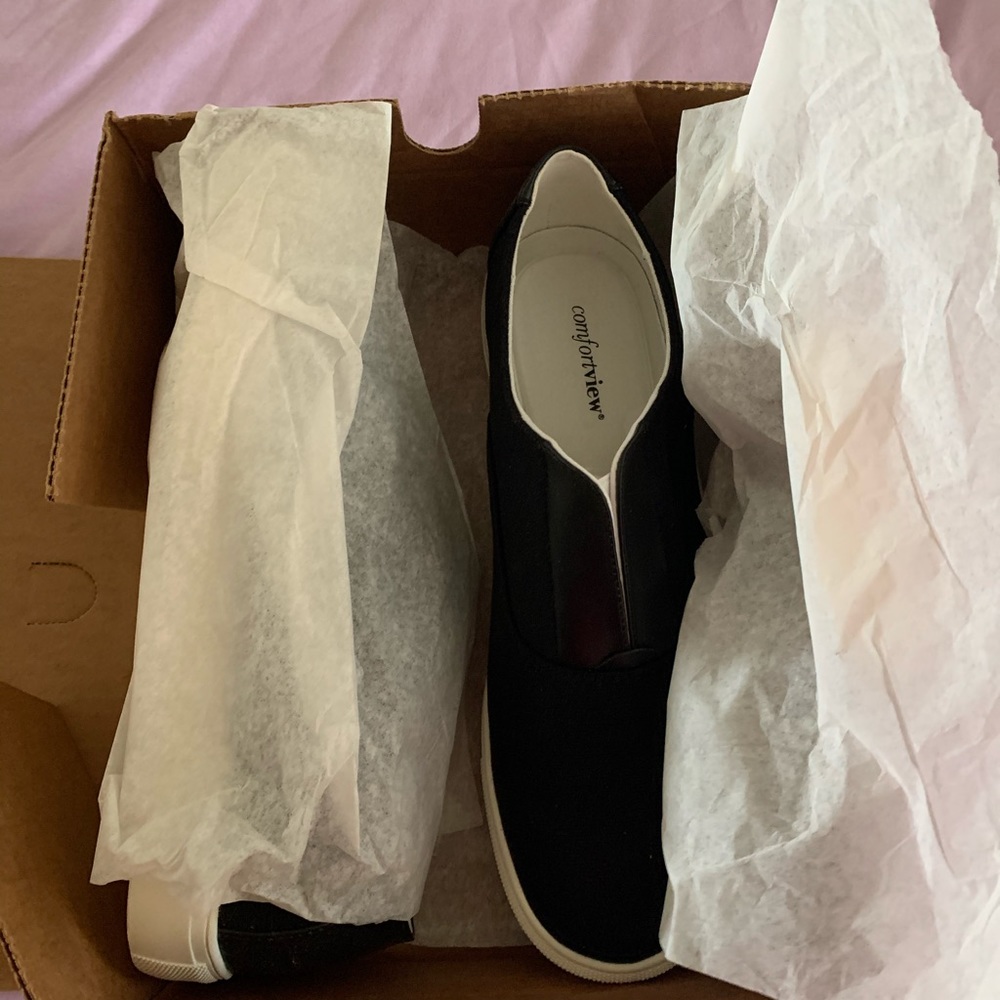 Comfort view slip on